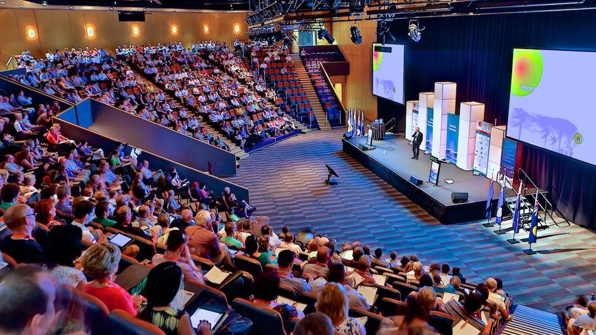 Auditorium full of delegates